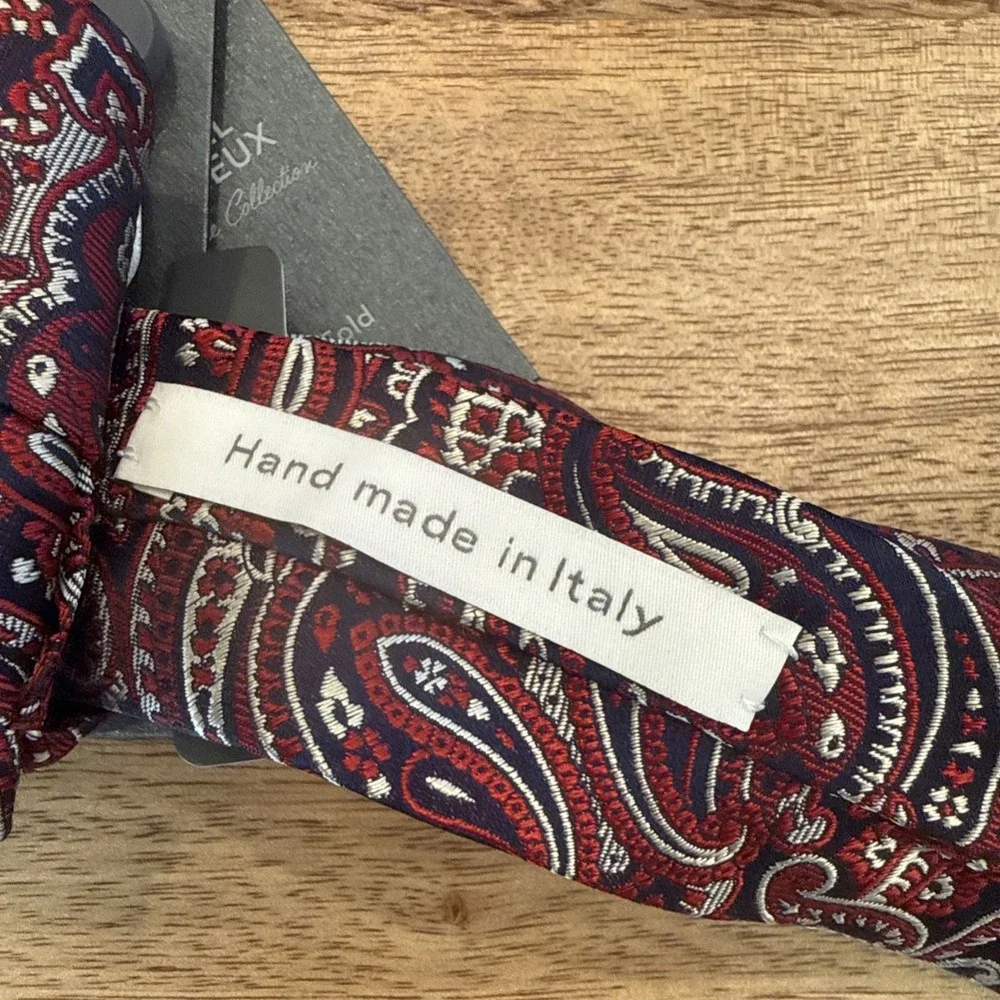 Daniel Cremieux Signature $125 Seven Fold Mens Silk Tie Red Paisley NWT Italy